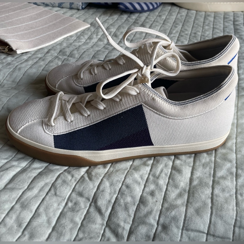 Rothy’s EUC Size 10 Berry Block Lace Ups